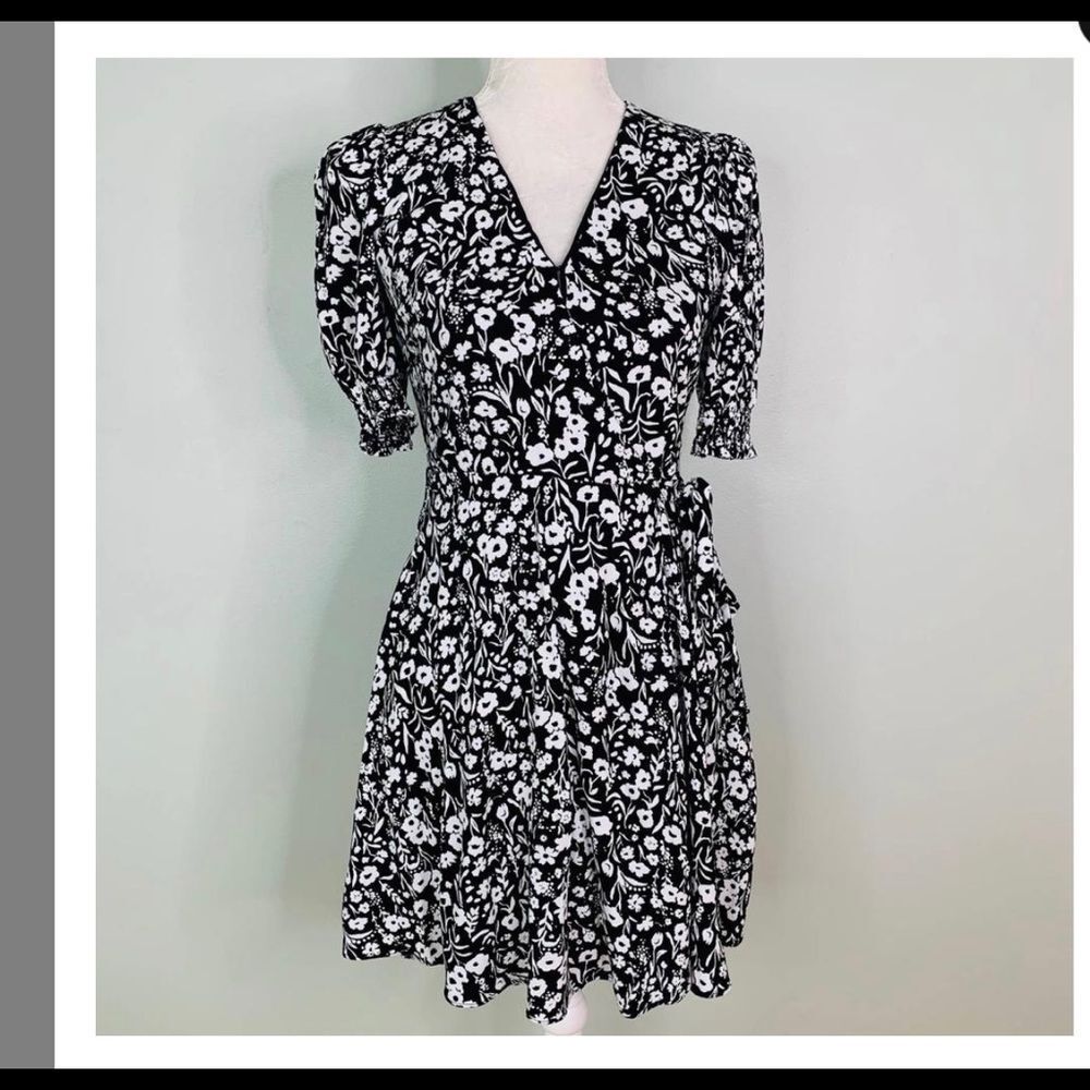 Banana Republic Black/white Mini Wrap Dress